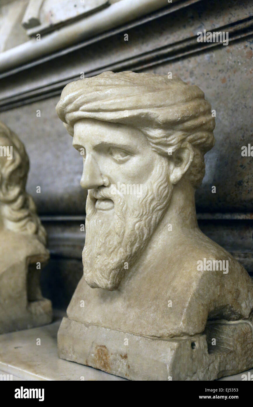 Busto del filósofo y matemático griego Pitágoras (570BC-495BC) de Samos en los Museos Capitolinos. Roma. Italia. Foto de stock