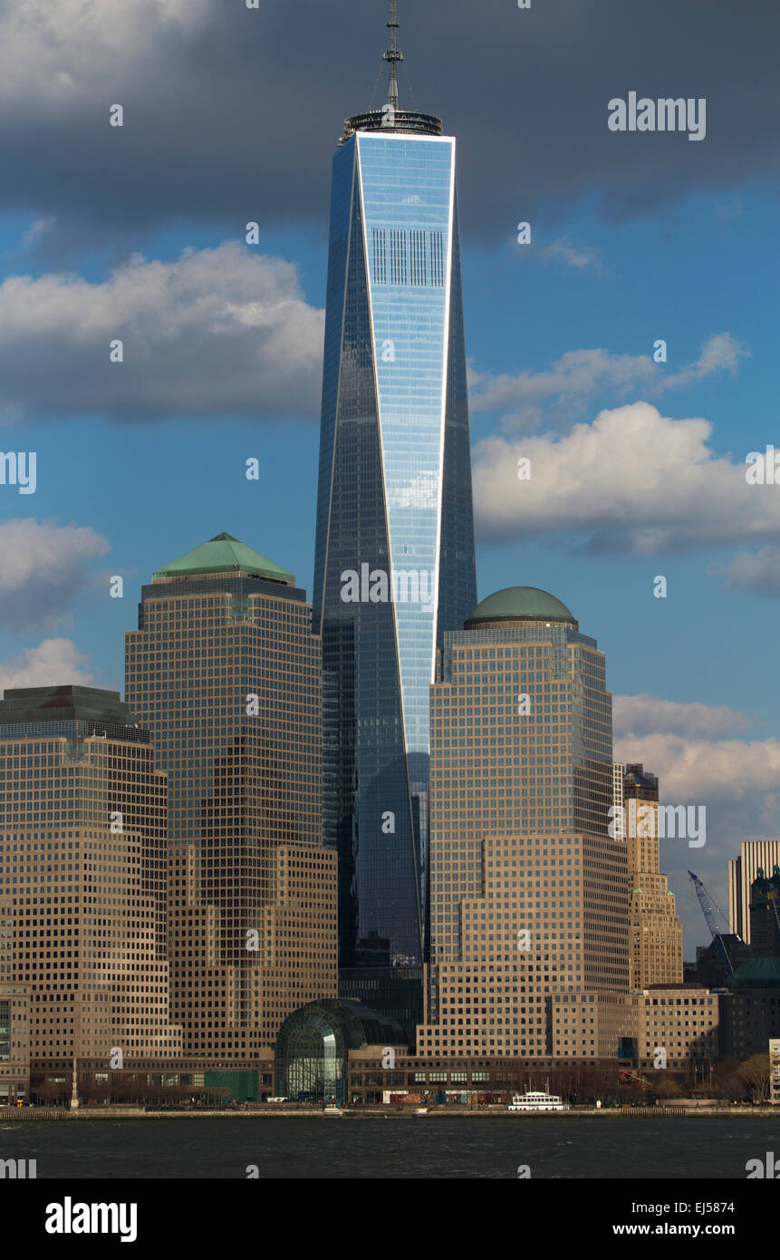 El One World Trade Center (1WTC), la Torre de la libertad, destacados en la Ciudad de Nueva York, Ciudad de Nueva York, Nueva York, EE.UU. Foto de stock