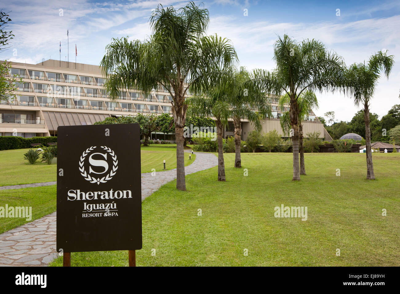 Argentina, Iguazú, el Sheraton Iguazú Resort Hotel dentro del Parque  Nacional Cataratas Fotografía de stock - Alamy