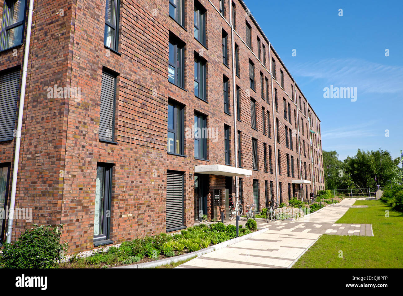 Modernos edificios de ladrillo rojo Fotografía de stock - Alamy