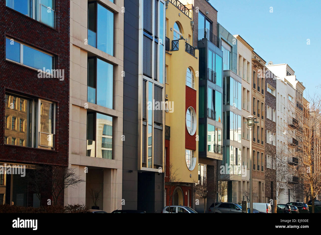 Modernos edificios de apartamentos Berlin Alemania Foto de stock