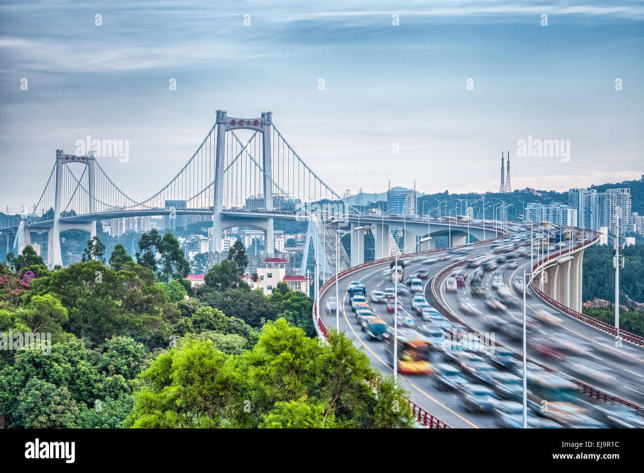 Xiamen haicang puente al anochecer con HDR Foto de stock
