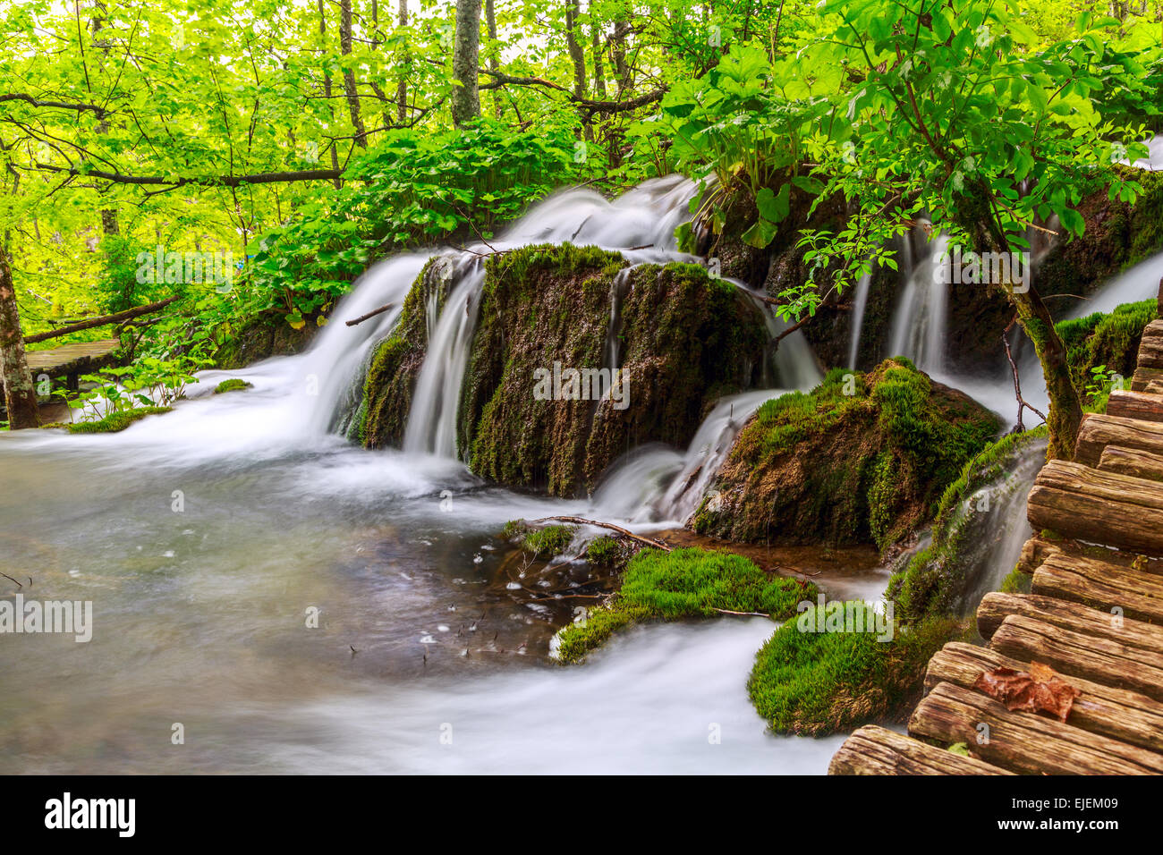 Las cascadas del Parque Nacional de Los Lagos de Plitvice en Croacia Foto de stock