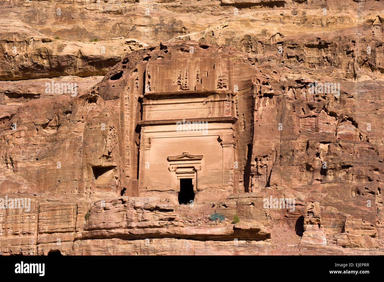 Una de las tumbas en Petra en Jordania Foto de stock
