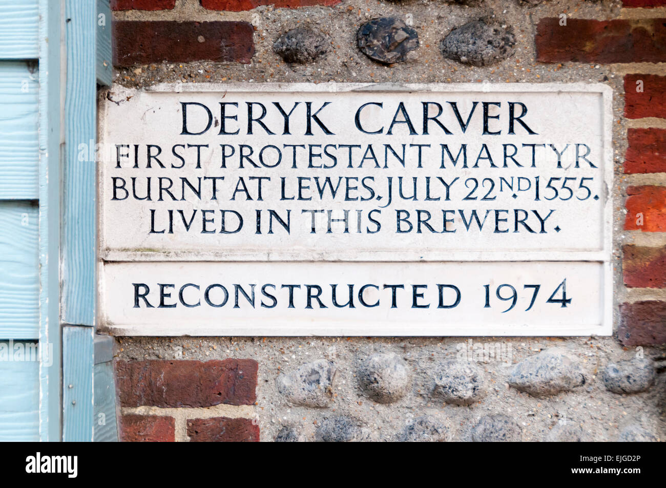 Placa conmemorativa a la mártir protestante, Deryk Carver, en Black Lion Street, Brighton. Foto de stock