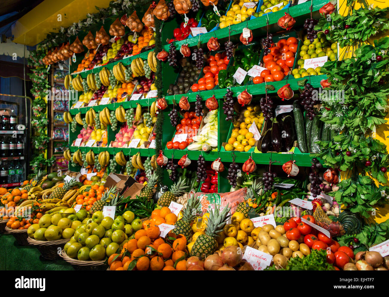 Tienda de frutas y verduras, París, Francia Fotografía de stock - Alamy
