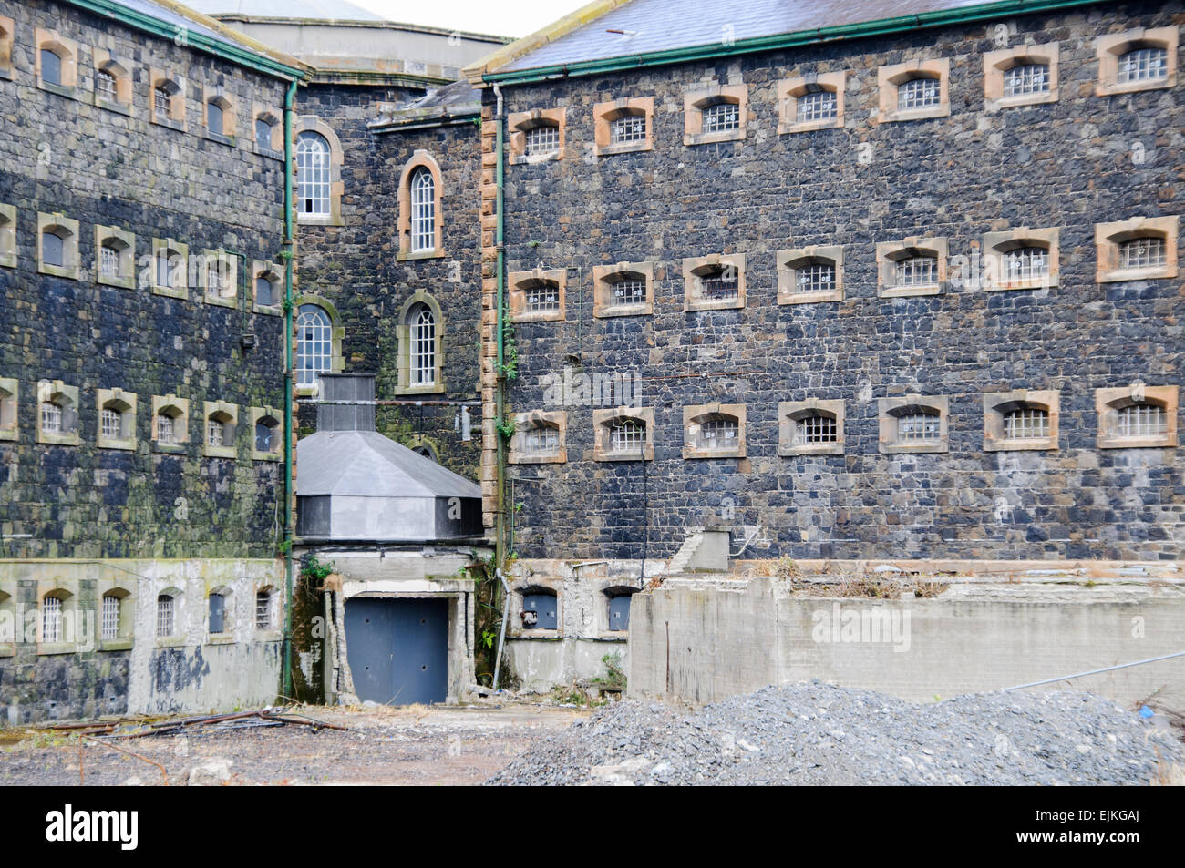 Fuera de las alas de Crumlin Road Cárcel, construido en 1845 y modelada por Pentonville cárcel en Londres Foto de stock