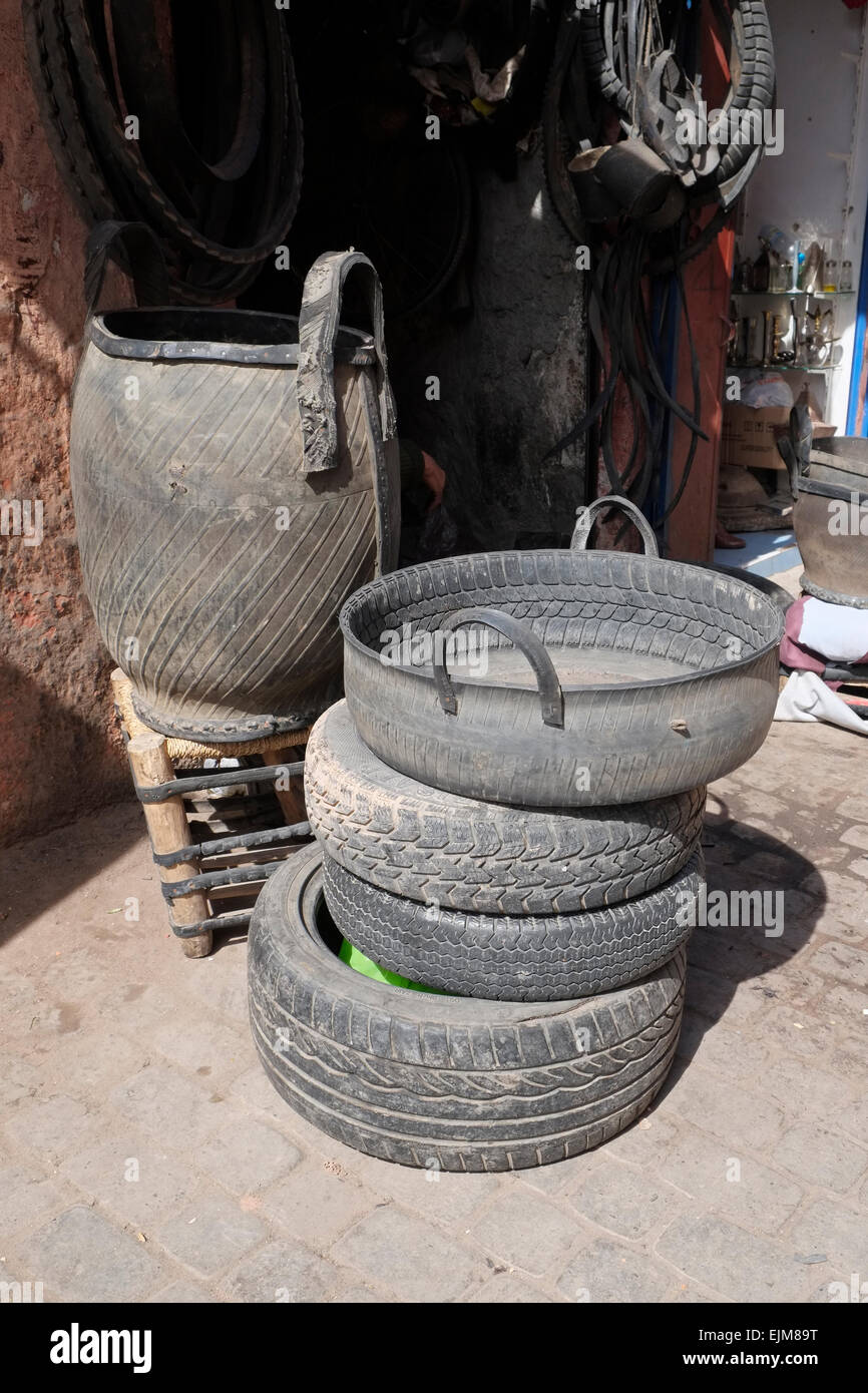 Old tires sale fotografías e imágenes de alta resolución - Alamy