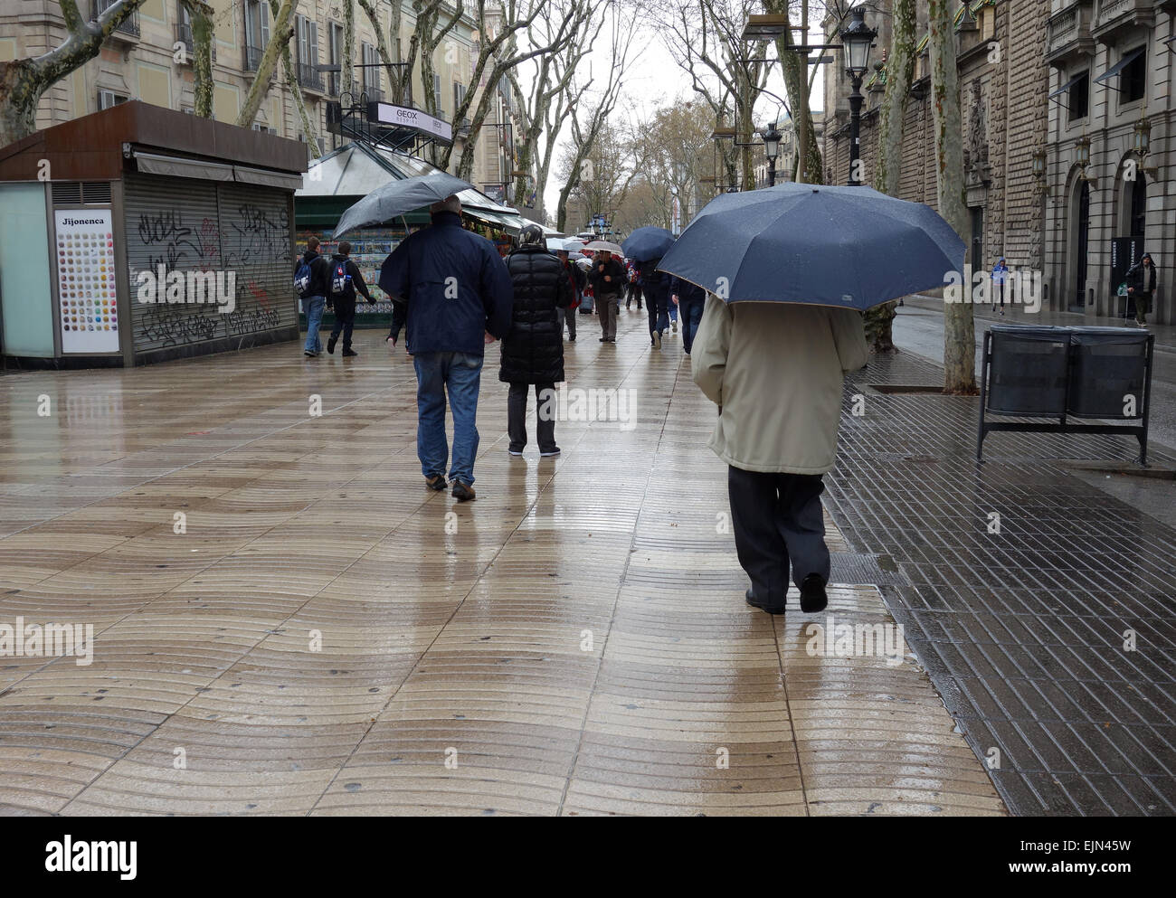 Barcelona las ramblas spring fotografías e imágenes de alta resolución -  Alamy