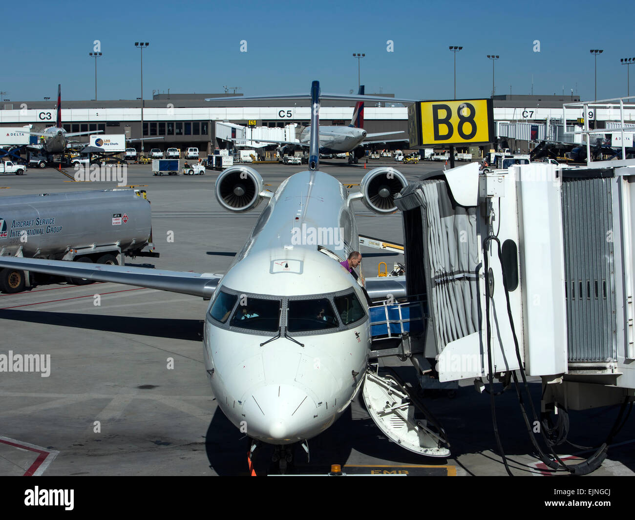 Salt Lake City, Utah, puerta de pasajeros del aeropuerto Foto de stock