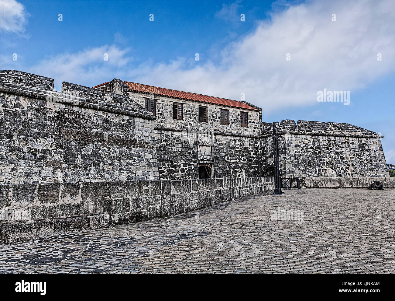 Castillo de la Real Fuerza el castillo en La Habana, Cuba, un edificio fortificado en la parte frontal del puerto y una atracción turística Foto de stock