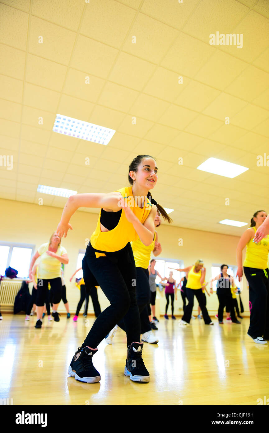 Zumba dance fitness class women fotografías e imágenes de alta resolución -  Alamy