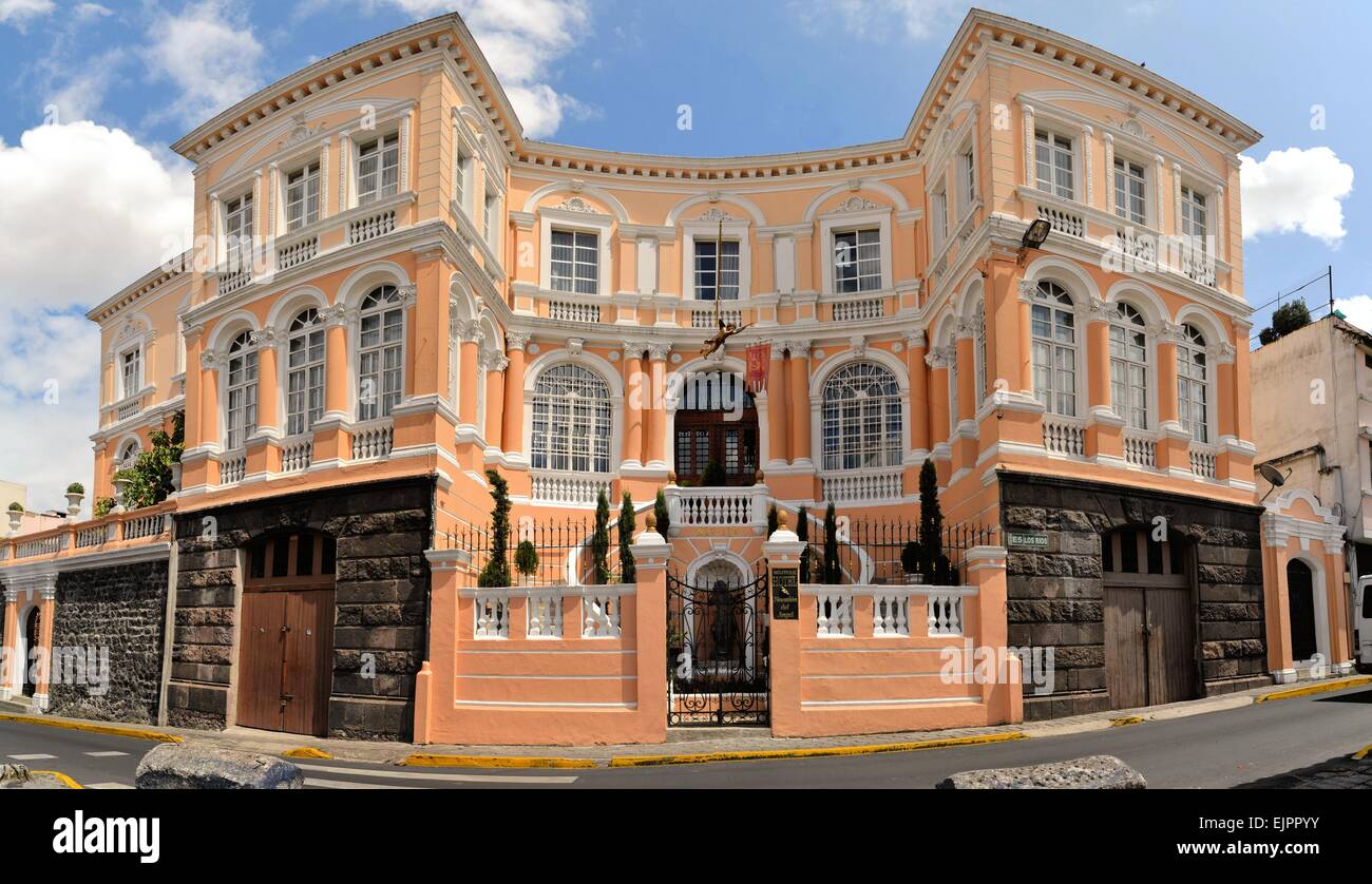 Detalle de la arquitectura colonial de Quito, capital de Ecuador