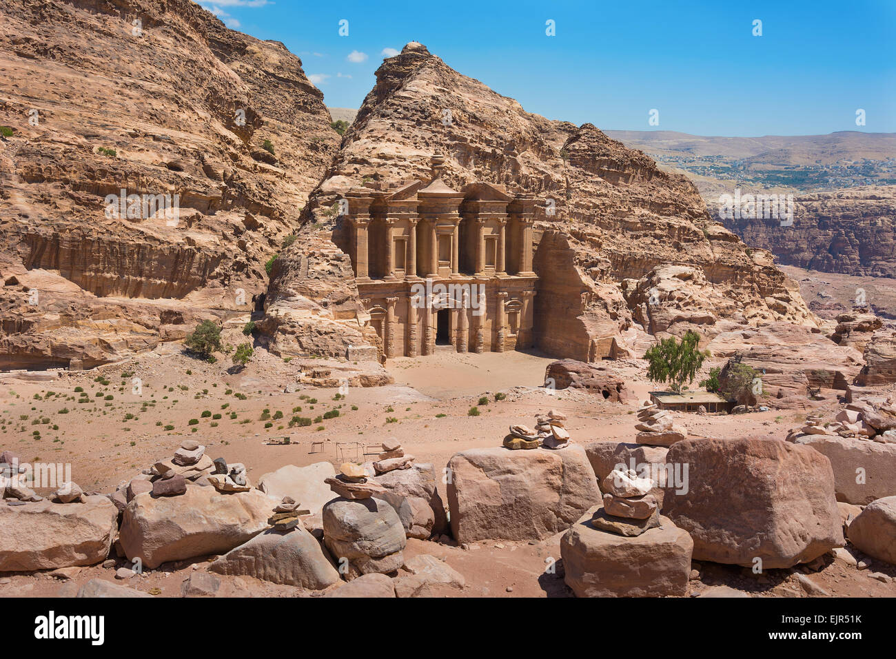 El al-Dayr tumba o monasterio parte del complejo de Petra en Jordania Foto de stock
