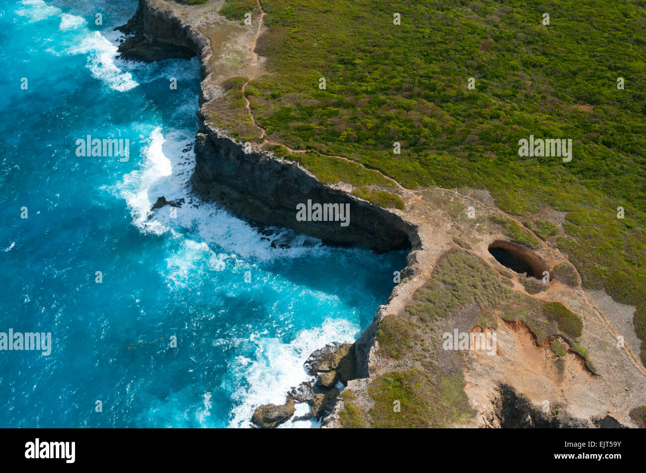 Francia. Guadalupe, costa norte, Trou du Souffleur (vista aérea) // Guadalupe, Côte-Nord, Trou du Souffleur aerienne (VUE) Foto de stock