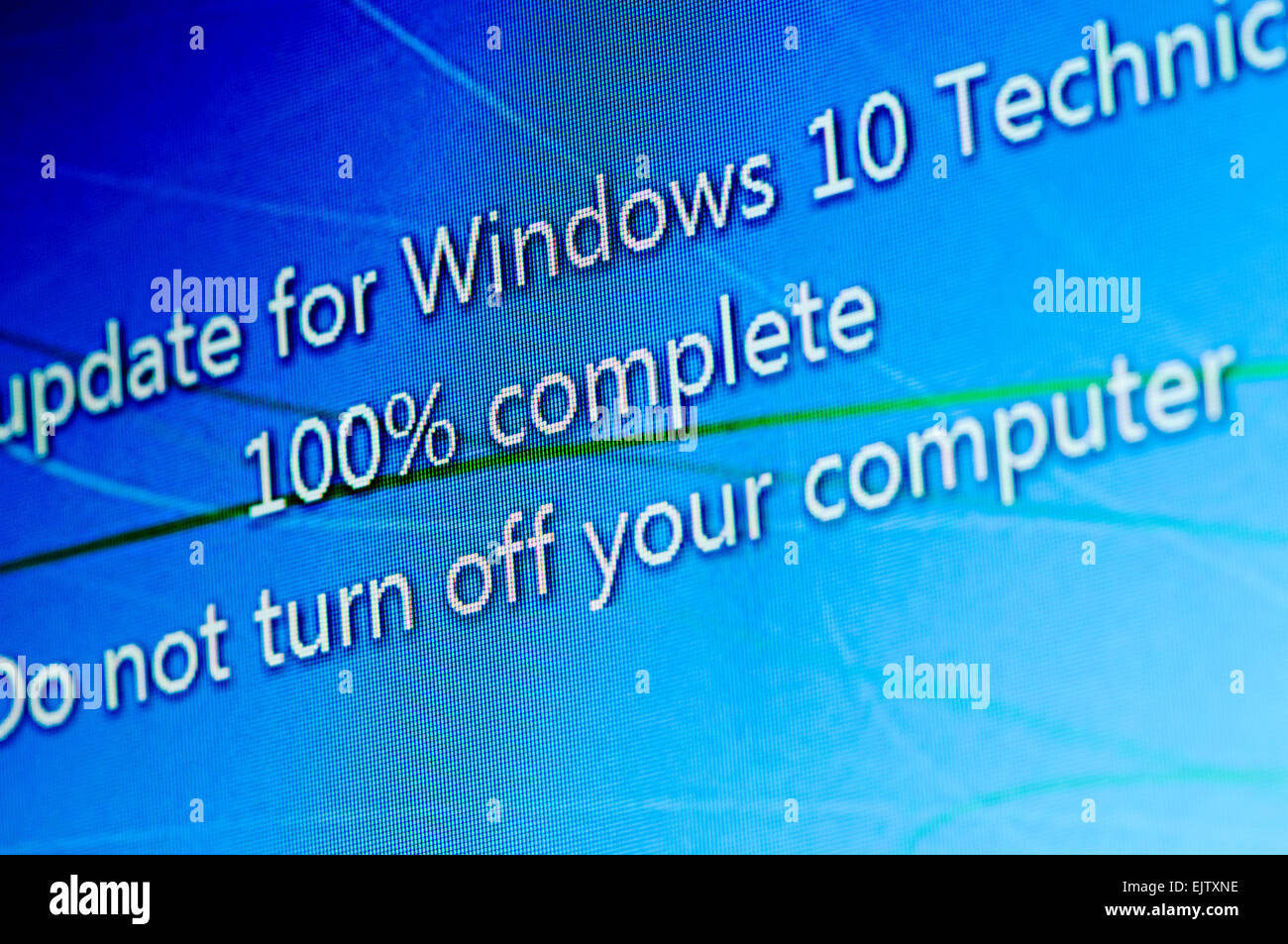 Instalar Windows 10 Technical Preview, una versión beta pública. Foto de stock