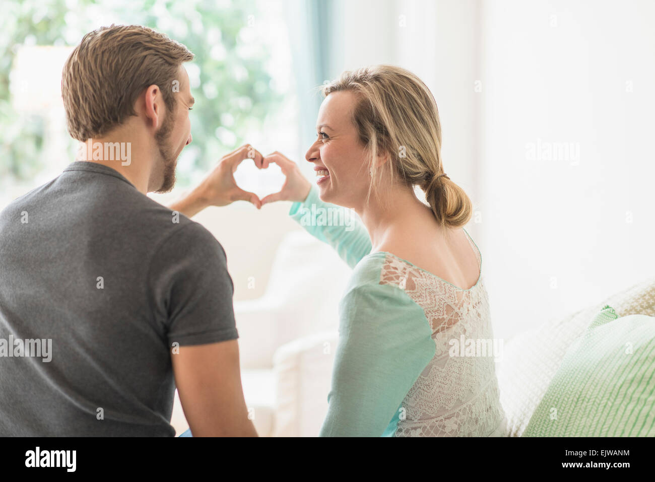 Mujeres haciendo el amor a larga fotografías e imágenes de alta
