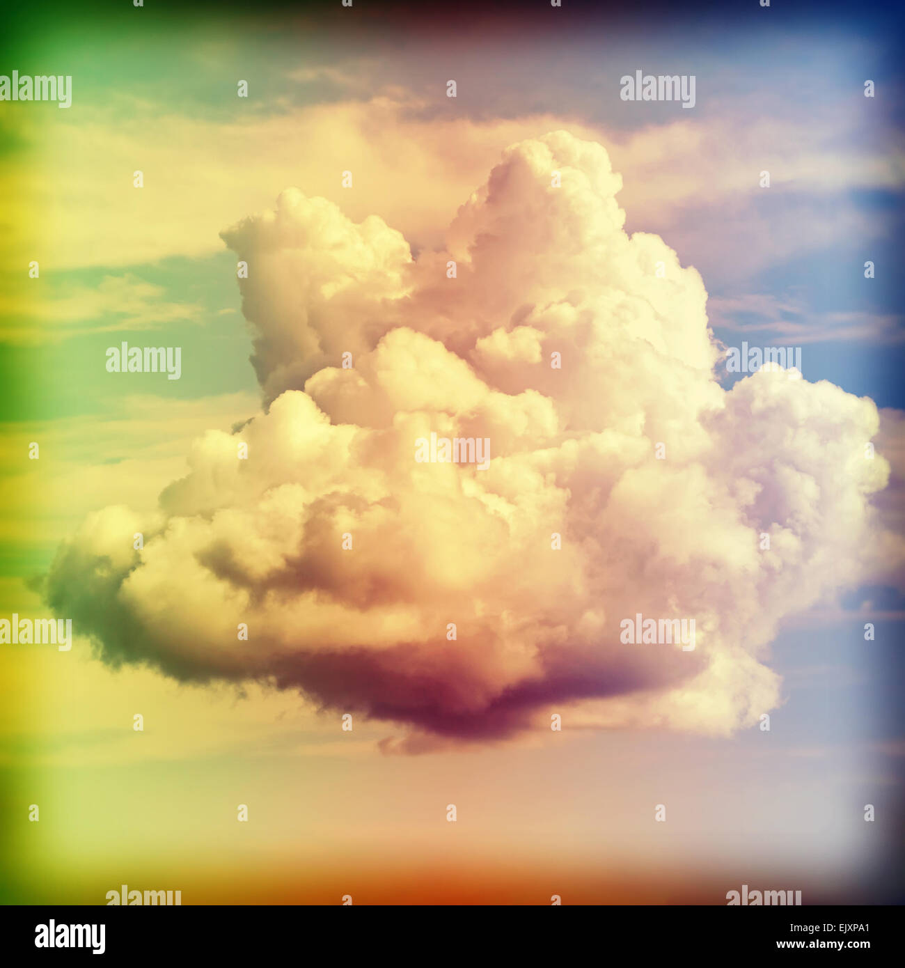 Cruz estilo película antigua imagen procesada de una nube. Foto de stock