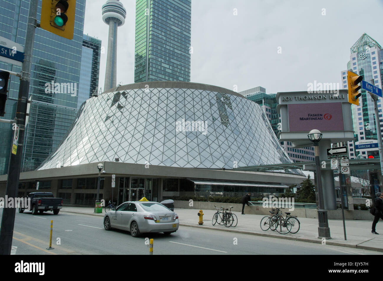 El Roy Thompson Hall para conciertos de la Orquesta Sinfónica de Toronto Foto de stock