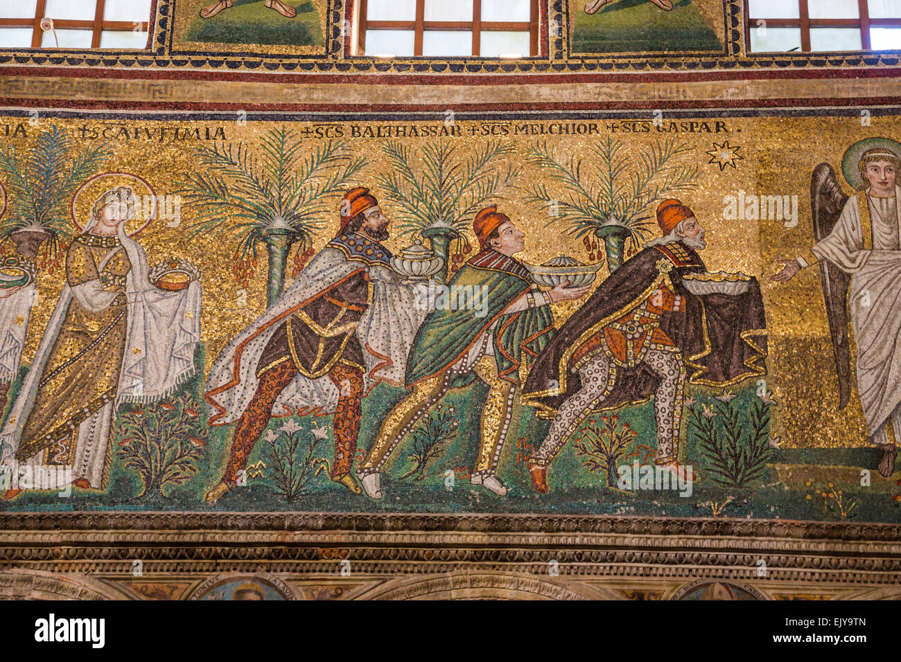 Detalle de los mosaicos con los Tres Reyes Magos, la Basílica de Sant'Apollinare Nuovo, Ravenna