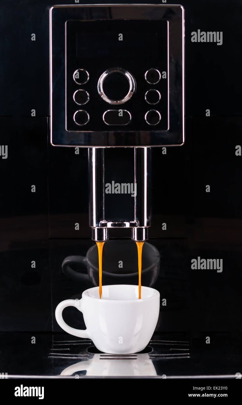 https://c8.alamy.com/compes/ek23y0/detalle-de-la-maquina-para-cafe-espresso-ek23y0.jpg