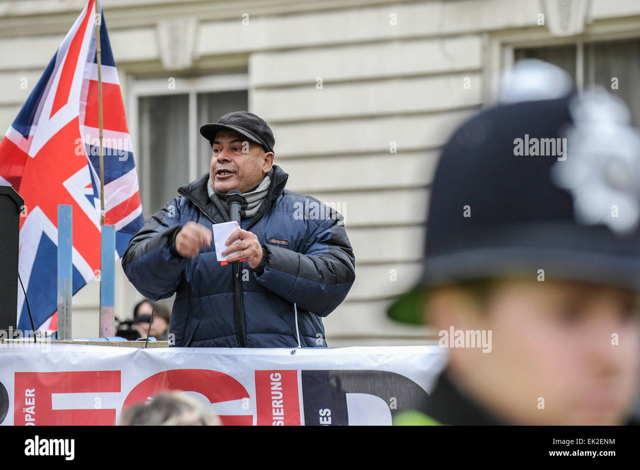 Un orador en un mitin Pergida en Whitehall. Foto de stock