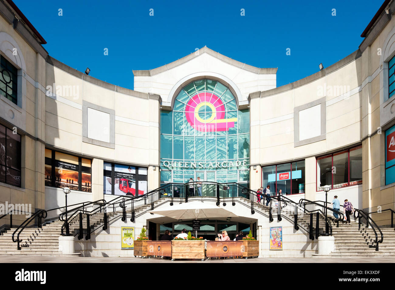 Queens Arcade, Cardiff, Gales, Reino Unido. Foto de stock