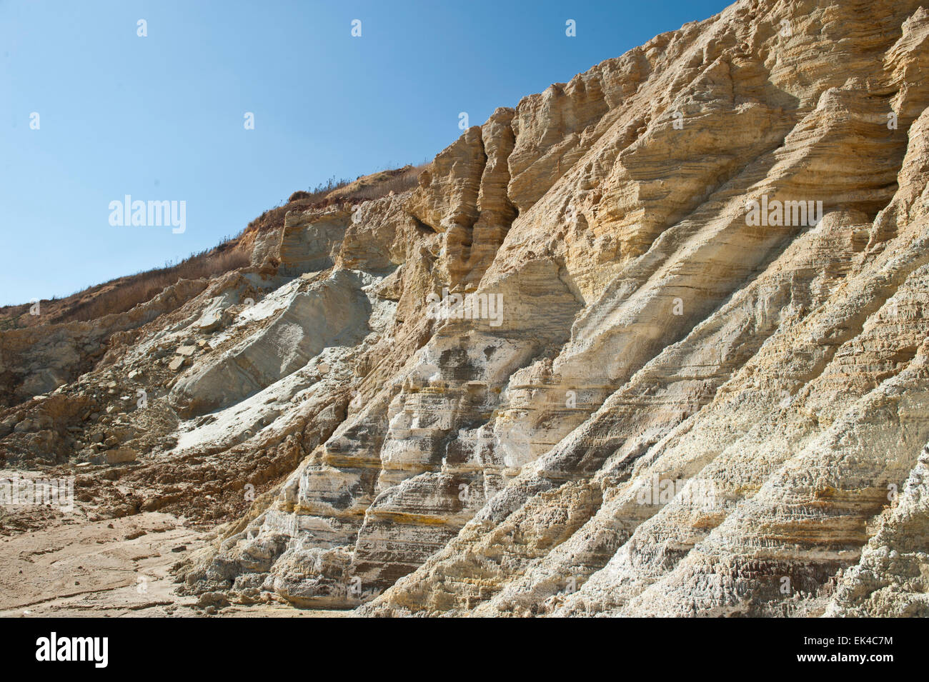 Se ha vuelto más factible para las operaciones mineras para procesar la vieja mina vuelca para el resto de oro que no ha sido extraído de la arena. El proceso de minería subterránea mucha mano de obra y costoso. Estas minas se vuelca atacó lejos con agua y la papilla de barro se canaliza a unos 40km de brakpan en el Rand oriental donde se procesa para llevar a cabo el resto de oro. pic delwyn verasamy Foto de stock