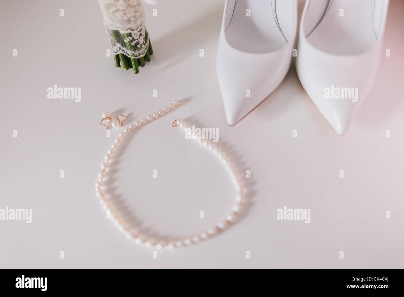 Perla de la boda fotografías e imágenes de alta resolución - Alamy