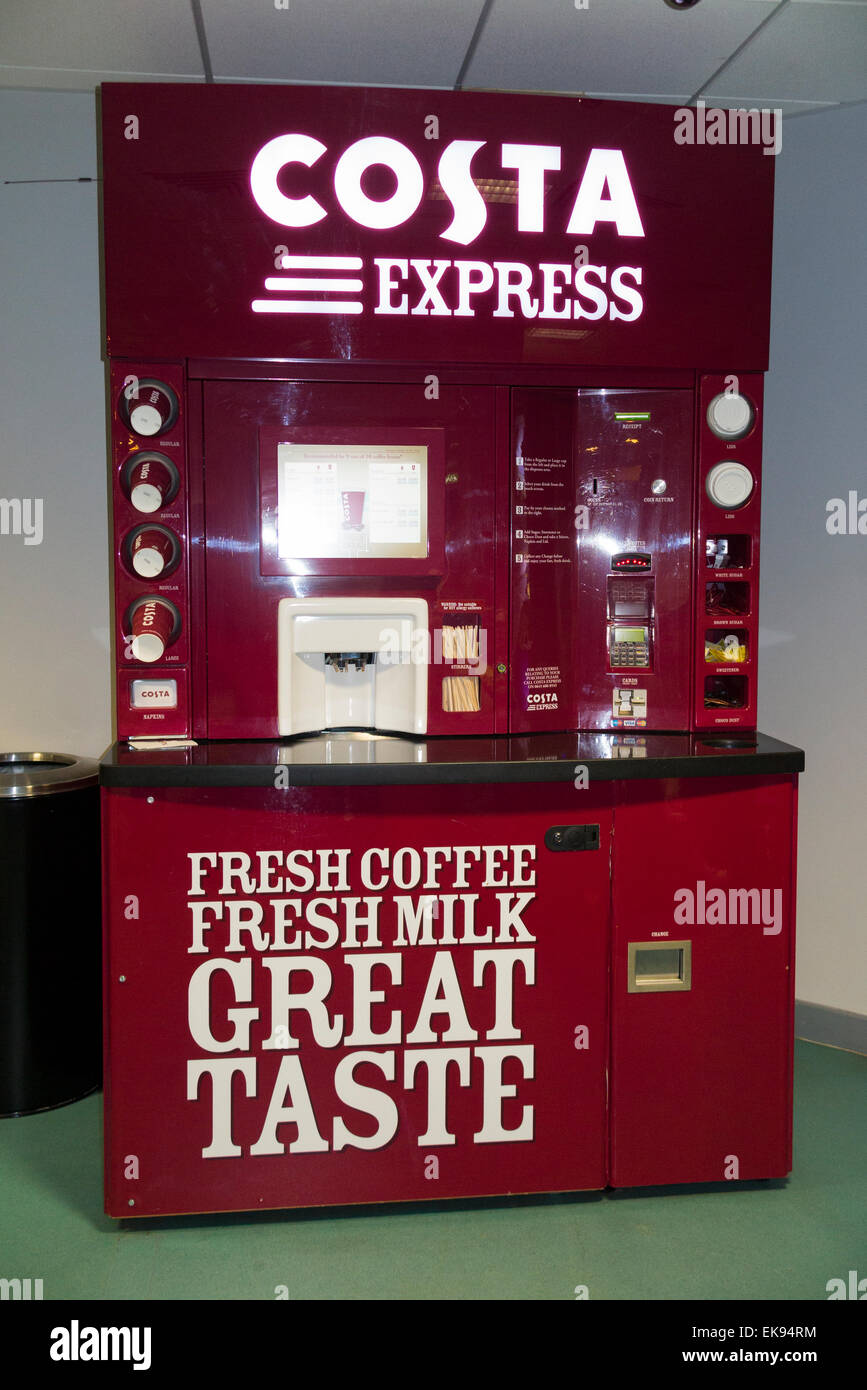 Costa máquina expendedora de café expreso en la Terminal 3 / 3 en el  aeropuerto de Heathrow LHR. Londres, Reino Unido Fotografía de stock - Alamy