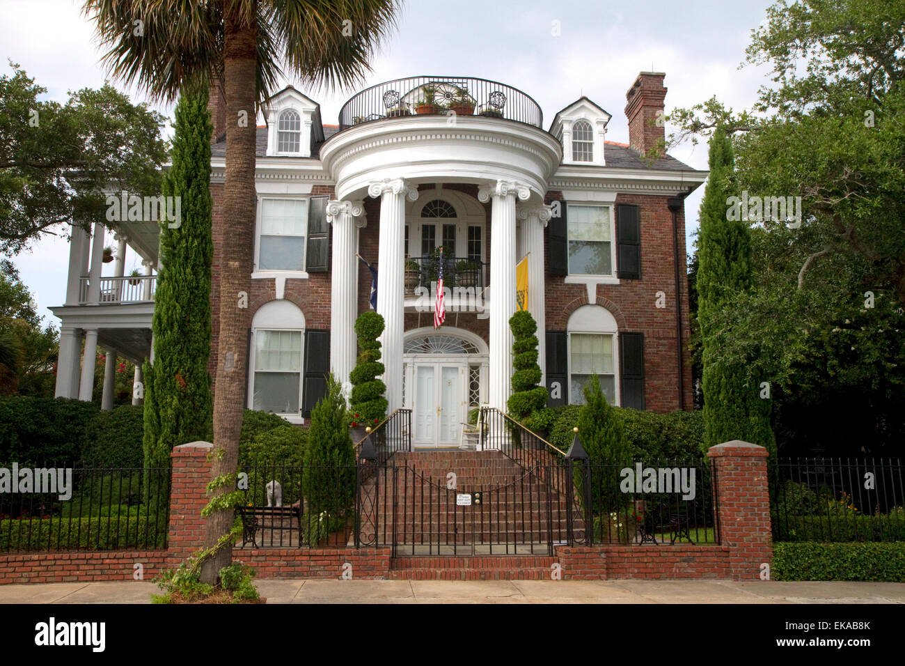 Mansión Antebellum en Charleston, Carolina del Sur, EE.UU.. Foto de stock