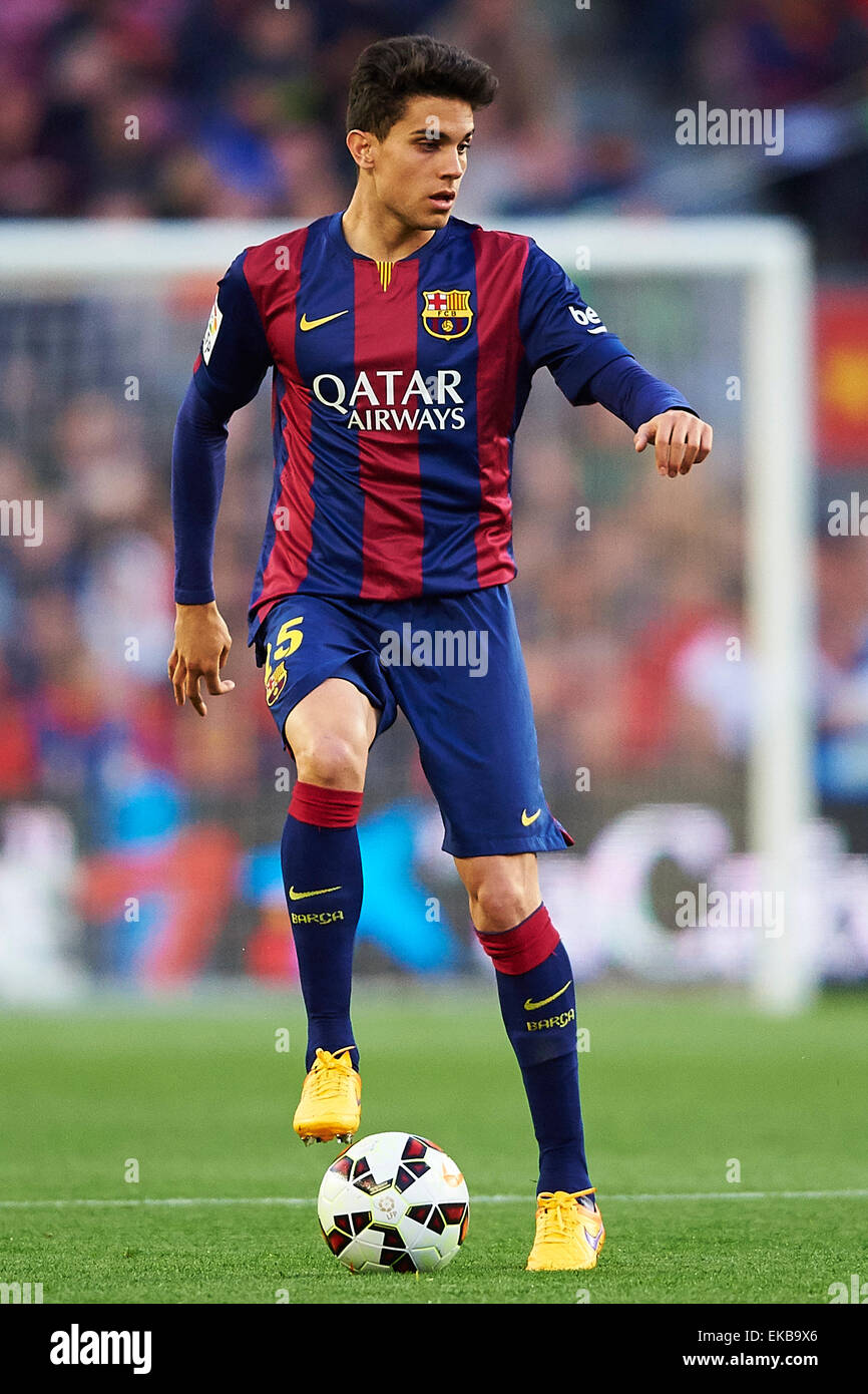 Marc Bartra Fc Barcelona Durante La Liga De Futbol Entre El Fc Barcelona Y Ud Almeria En El Estadio Del Camp Nou En Barcelona Espana El Miercoles 8 De Abril De 15
