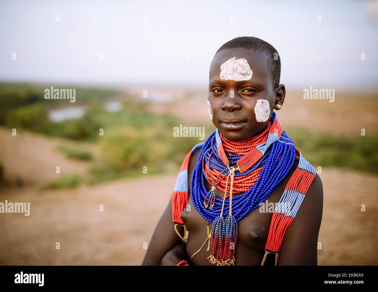 Retrato de Warsha Kara Korcho, tribu, Aldea, Valle de Omo, Etiopía, África Foto de stock