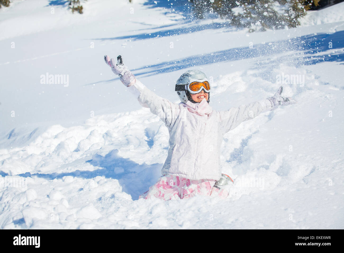 Vacaciones de invierno, esquí chica Foto de stock