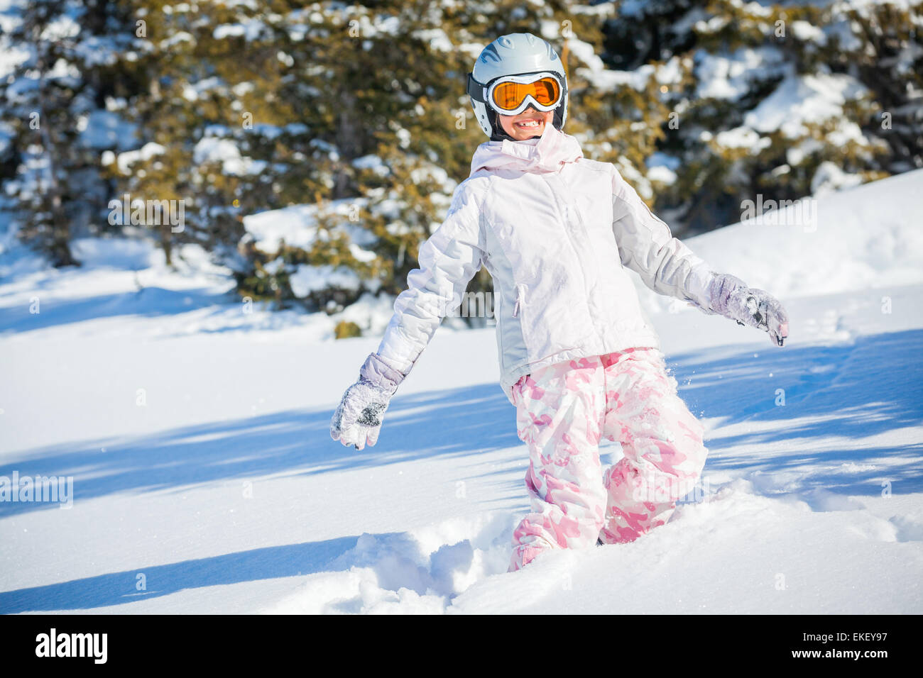 Vacaciones de invierno, esquí chica Foto de stock