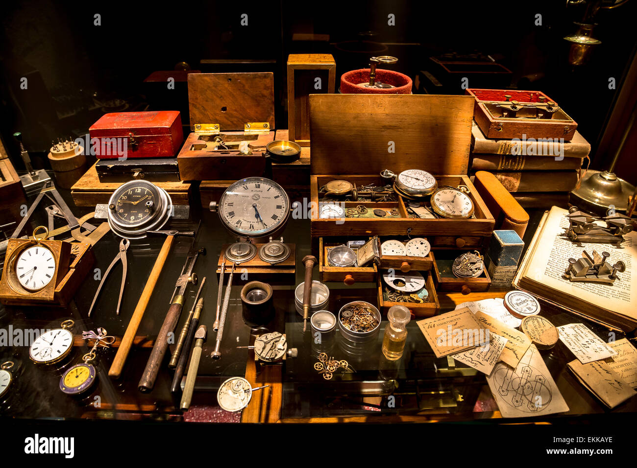 Viejo relojero's desk Foto de stock