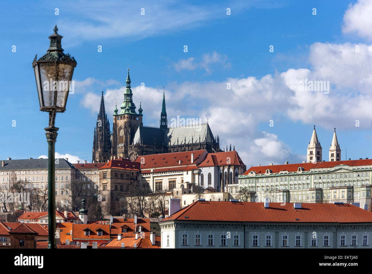 Vista del Castillo de Praga, la ciudad luz, Praga, República Checa Foto de stock