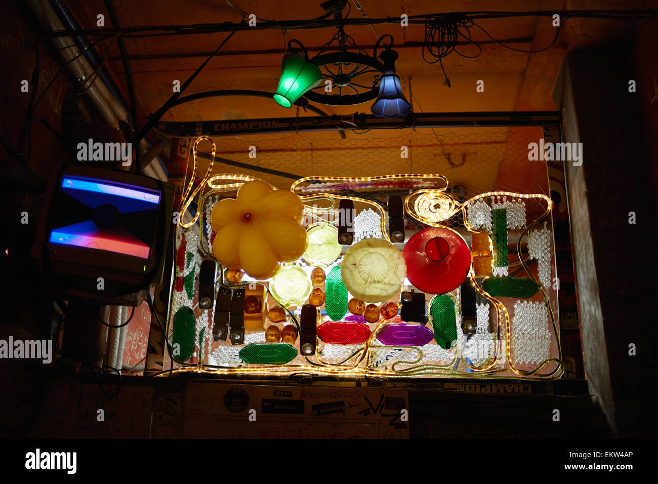 Budapest Hungría ruina Bar Pub Szimpla Kertmozi Foto de stock