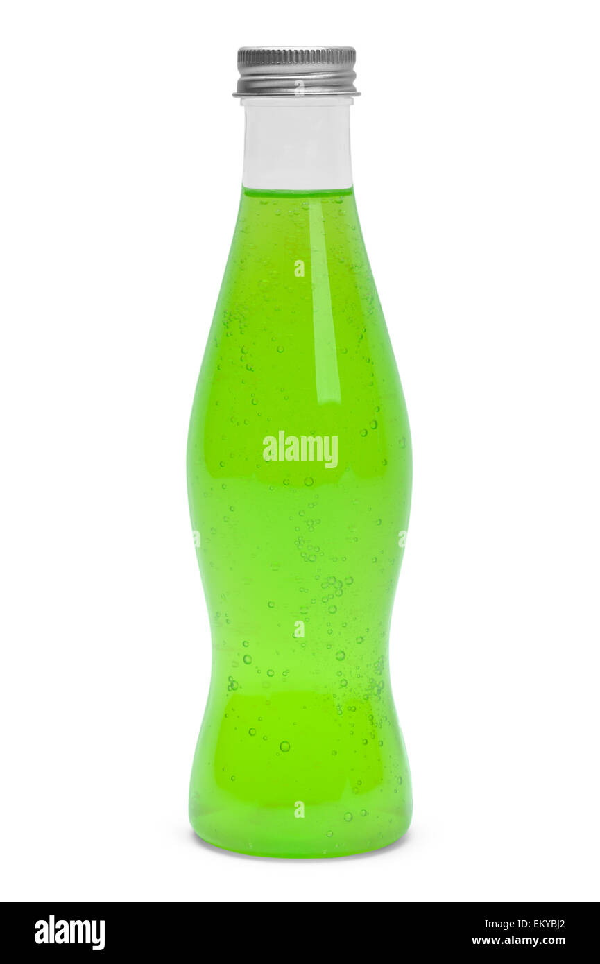 Botella de refresco con una bebida verde aislado sobre fondo blanco. Foto de stock