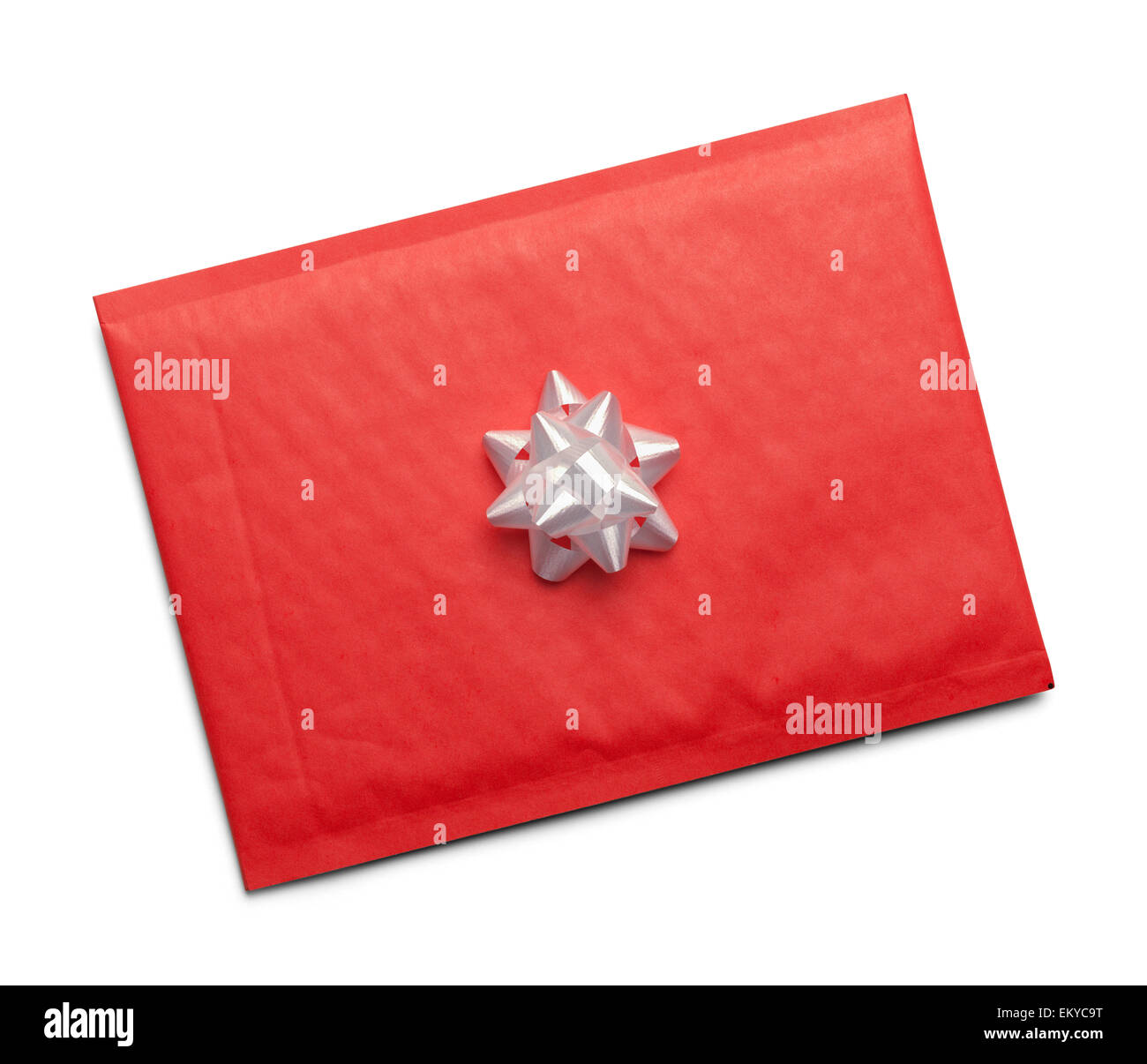Carta de Navidad paquete con arco blanco aislado sobre fondo blanco. Foto de stock