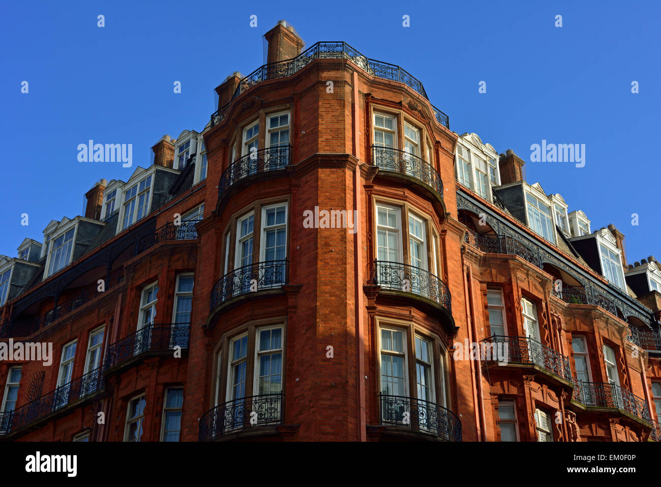 Claridge's Hotel de 5 estrellas, Brook Street, Davies Street, Mayfair, en el oeste de Londres, Reino Unido Foto de stock