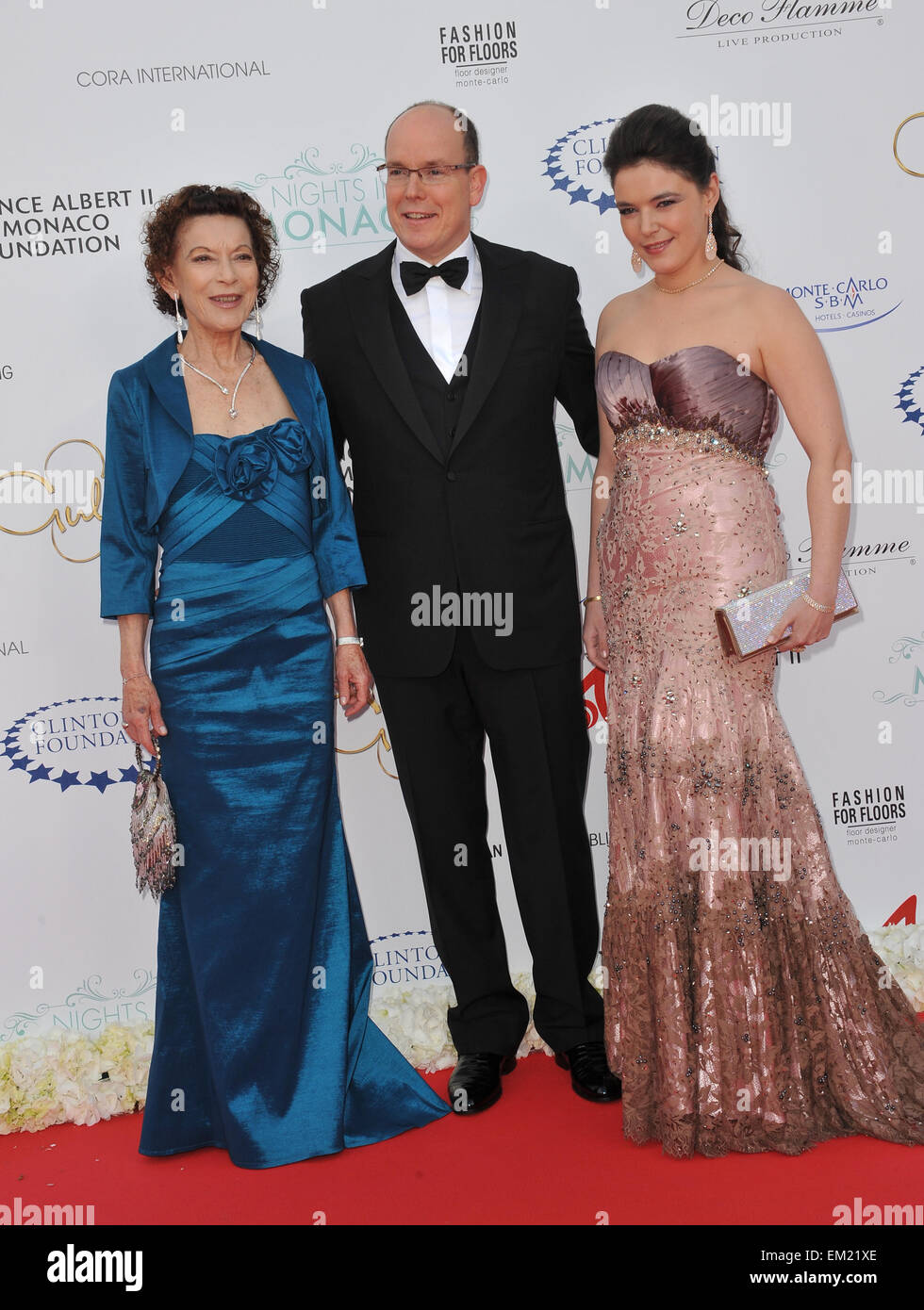 monaco-mayo-23-2012-el-principe-alberto-ii-de-monaco-con-la-baronesa-elisabeth-anne-de-massy-y-su-hija-melanie-antoinette-de-massy-en-la-sesion-inaugural-de-noches-de-gala-en-monaco-en-beneficio-del-principe-alberto-ii-de-monaco-foundation-y-la-fundacion-william-j-clinton-en-el-hotel-de-paris-monte-carlo-el-23-de-mayo-de-2012-monaco-em21xe.jpg