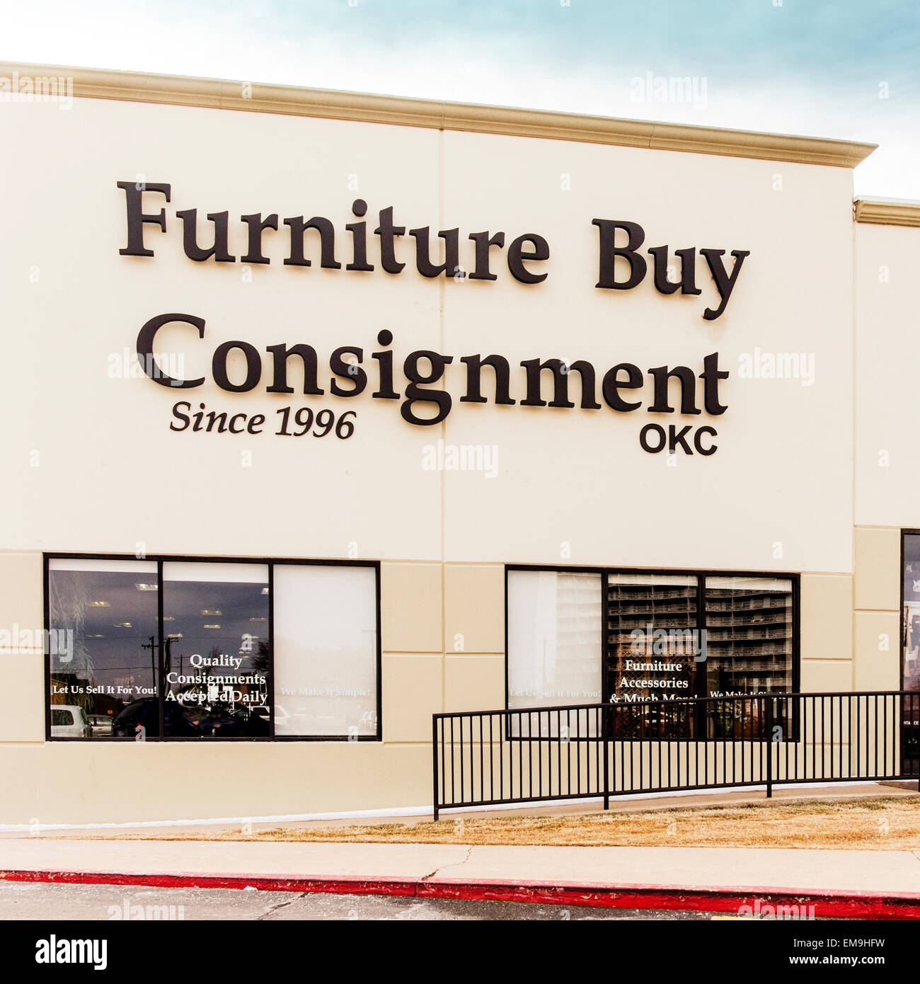 El exterior del almacén de Envío Comprar Muebles en Oklahoma City, Oklahoma, Estados Unidos. Foto de stock