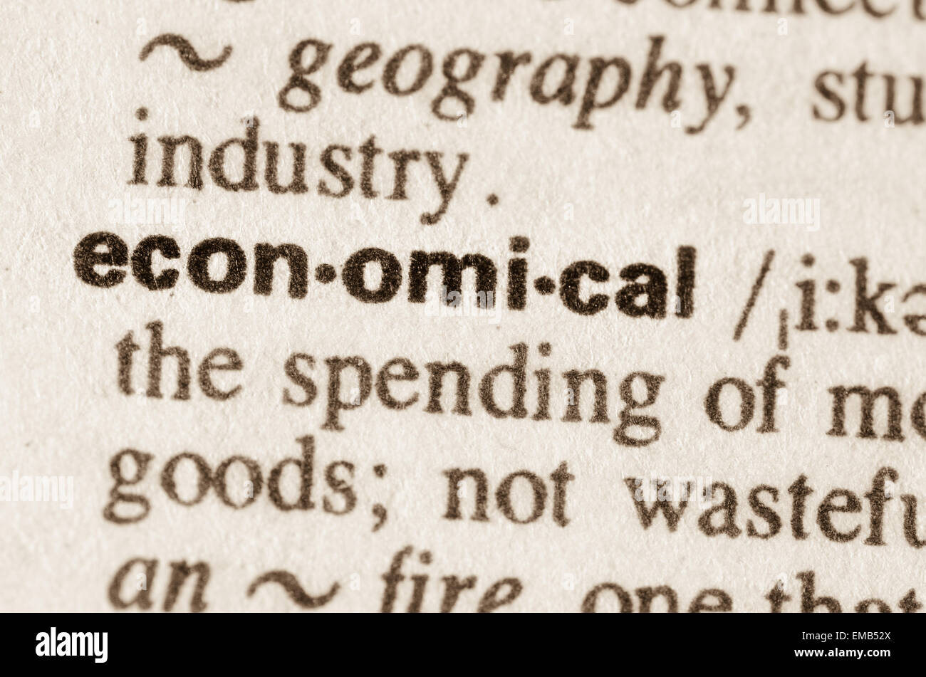 Definición de la palabra en el diccionario económico Foto de stock