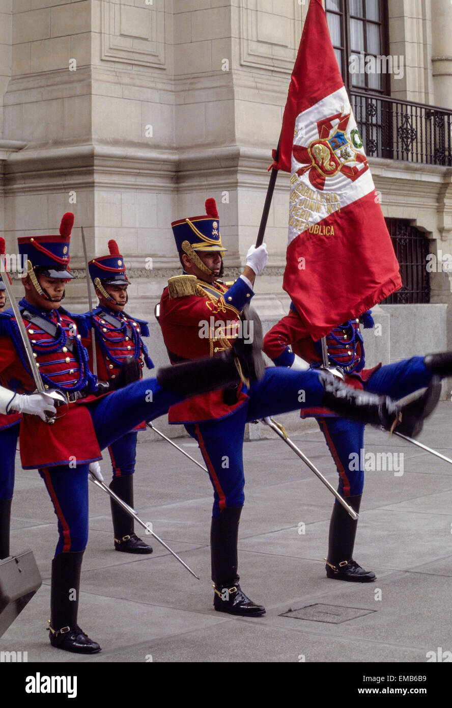 Perú, Lima. Cambio de Guardia en el Palacio Presidencial. Foto de stock