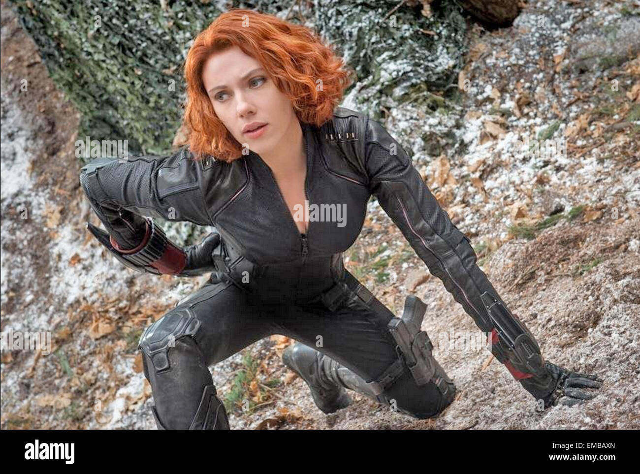 Espacio cibernético Pintura Labor Vengadores: EDAD DE ULTRON 2015 Marvel película con Scarlett Johansson como la  viuda negra Fotografía de stock - Alamy