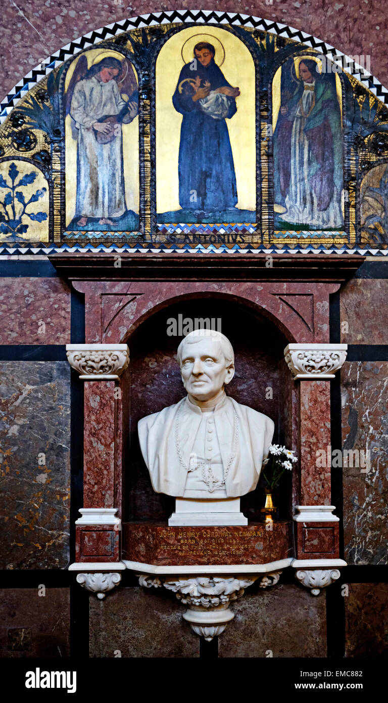Busto de San Cardenal Catholic Newman quien fundó la Iglesia Católica  Universitaria en 1856 en Dublín, Irlanda Fotografía de stock - Alamy