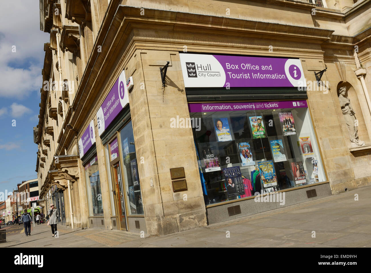 La oficina de información turística del casco en Hull City Hall UK Foto de stock