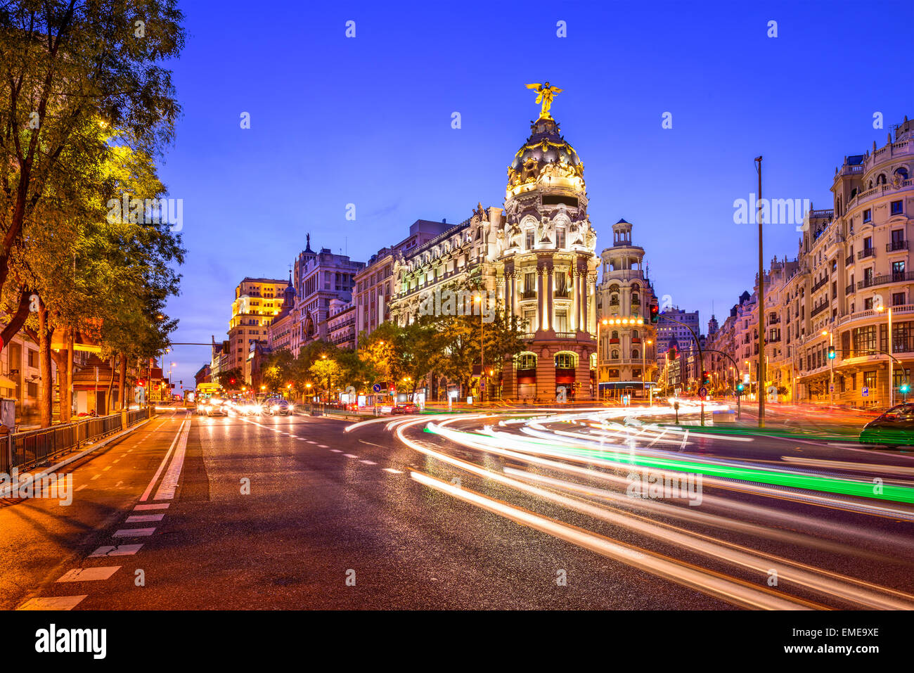 Madrid, España paisaje urbano en la noche. Foto de stock