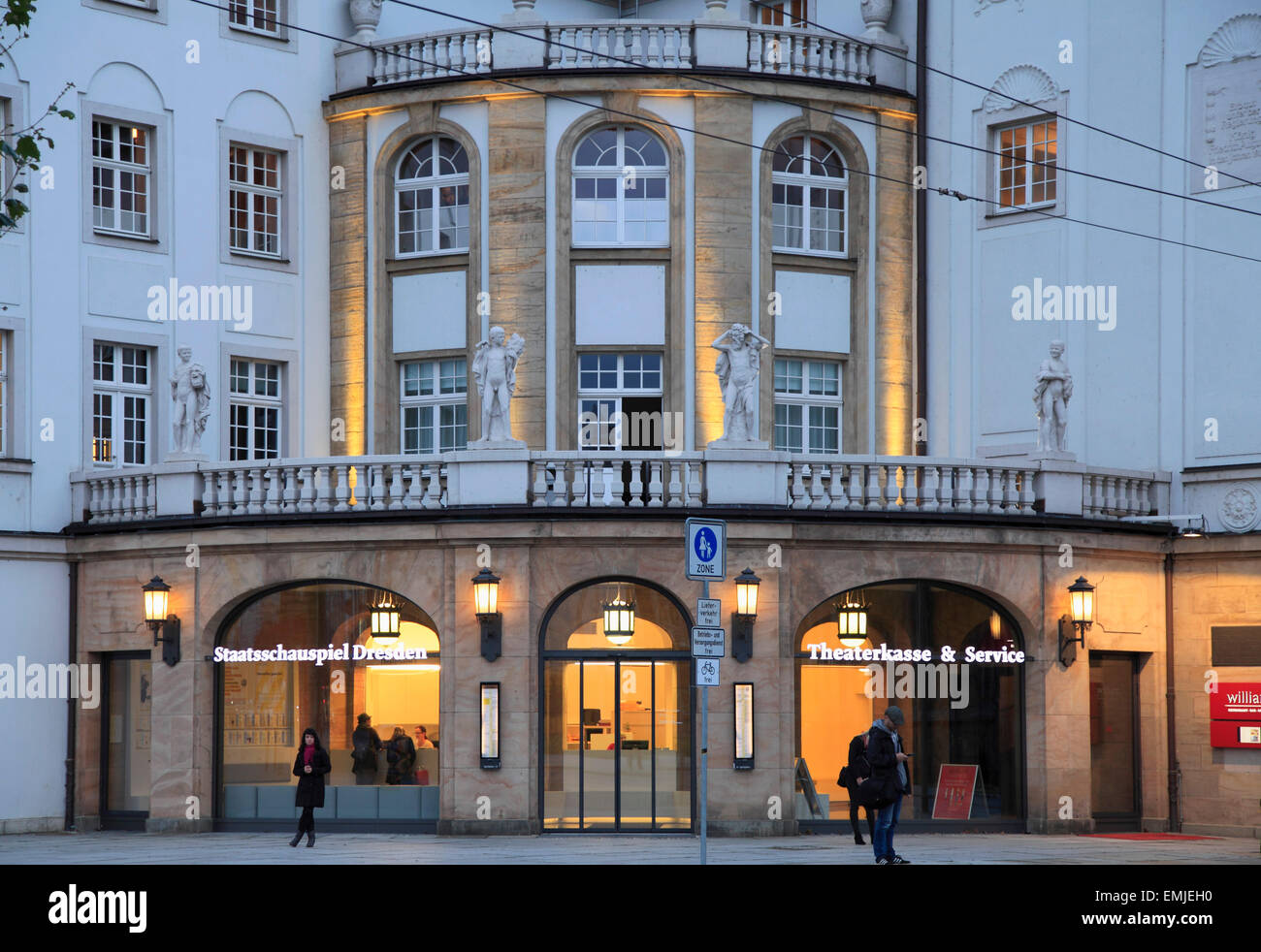Alemania, en el Estado federado de Sajonia, Dresden, el Schauspielhaus, teatro, Foto de stock